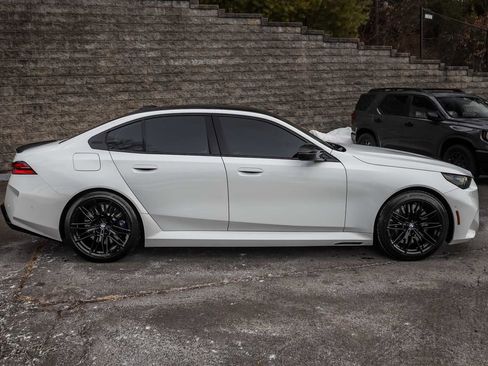 Used 2025 BMW M5 w/ Carbon Package image 4