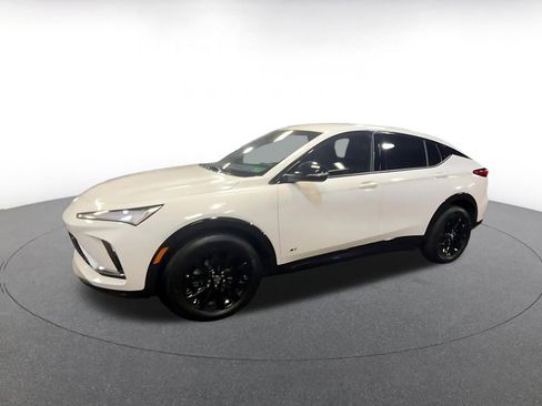 Used 2025 Buick Envista Sport Touring image 8