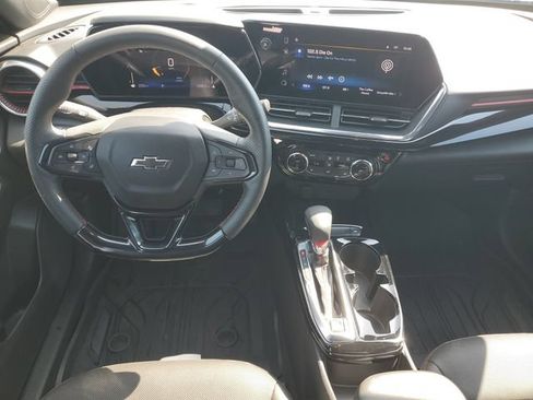 Certified 2025 Chevrolet Trax RS w/ Driver Confidence Package FWD image 11
