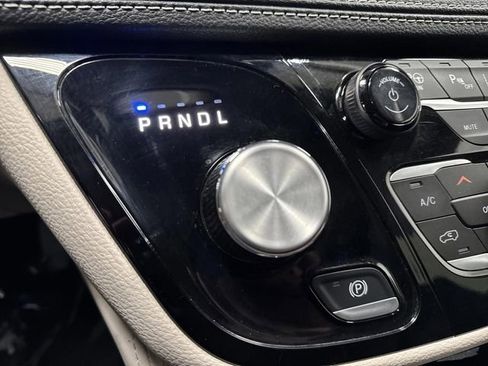 Used 2024 Chrysler Pacifica Limited w/ Trailer Tow Group image 22