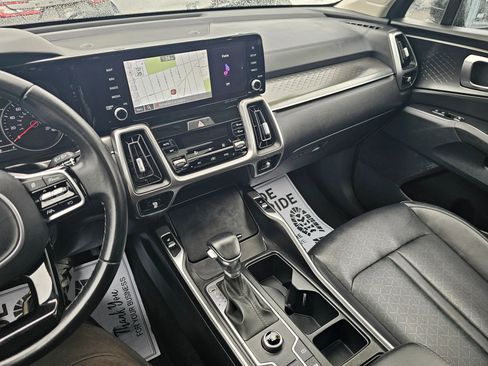 Used 2022 Kia Sorento S w/ Panoramic Sunroof Package FWD image 24