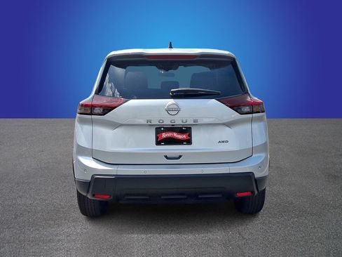 Used 2024 Nissan Rogue S AWD/4WD image 5