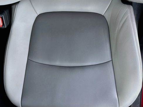 Used 2020 Toyota RAV4 XLE Premium AWD/4WD image 18