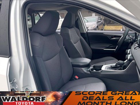 Used 2019 Toyota RAV4 XLE w/ Carpet Mat Package image 9