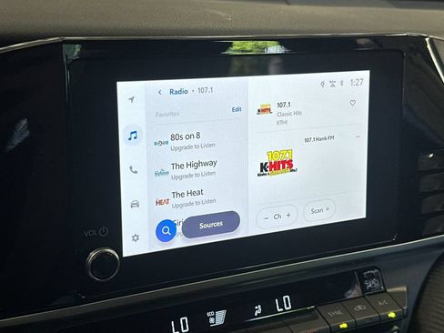 Used 2025 Toyota Camry SE FWD image 17