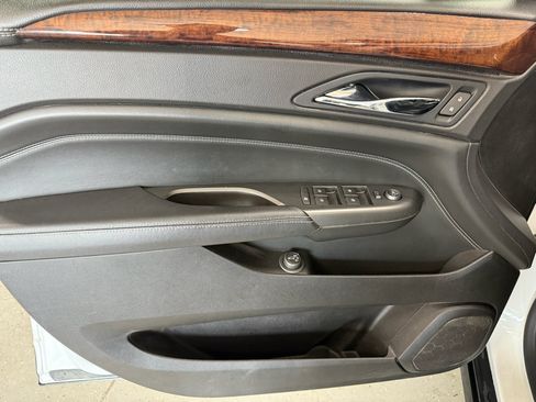 Used 2012 Cadillac SRX Luxury FWD image 11