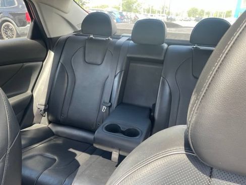 Used 2021 Hyundai Elantra Limited FWD image 11