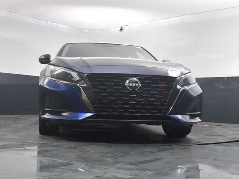 Used 2023 Nissan Altima 2.5 SR image 44
