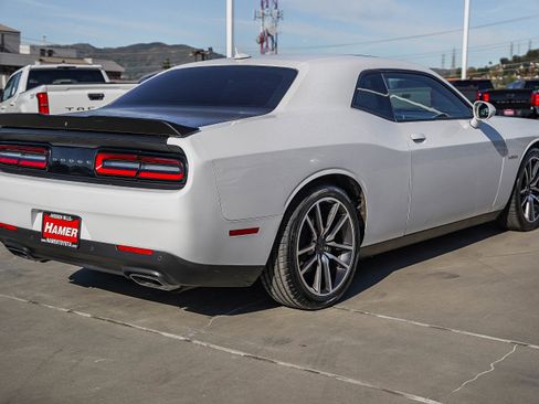 Used 2022 Dodge Challenger R/T w/ Plus Package image 9