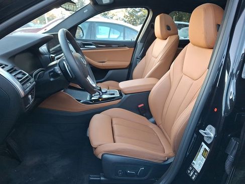 Used 2025 BMW X4 xDrive30i image 9