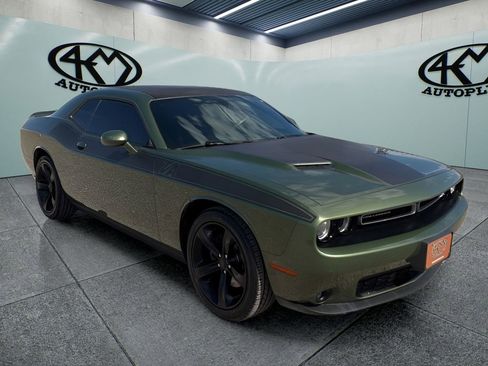 Used 2018 Dodge Challenger R/T w/ Driver Convenience Group RWD image 1