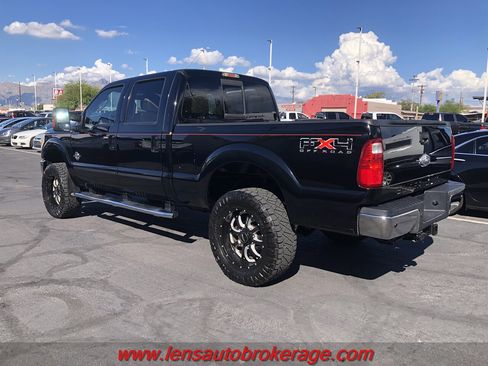 Used 2011 Ford F250 Lariat w/ Lariat Interior Pkg image 6