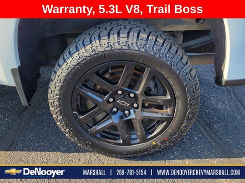 Used 2021 Chevrolet Silverado 1500 LT Trail Boss w/ Bed Protection Package AWD/4WD image 5