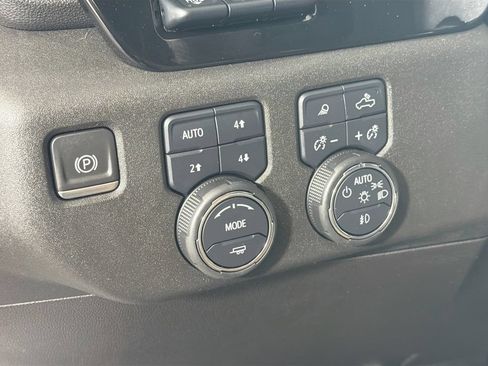 Used 2023 Chevrolet Silverado 1500 High Country w/ High Country Premium Package AWD/4WD image 12