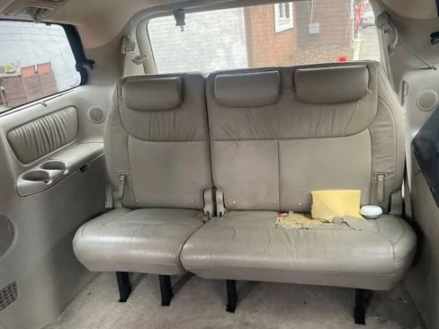 Used 2007 Toyota Sienna XLE image 13