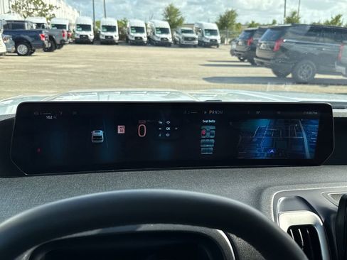 Used 2025 Ford Expedition Active image 17