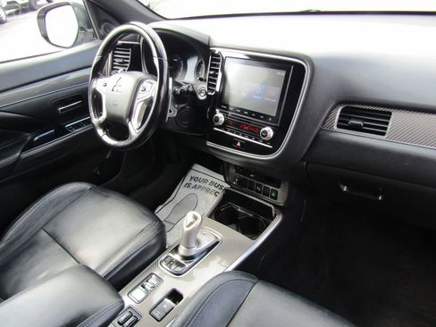 Used 2022 Mitsubishi Outlander SEL image 28