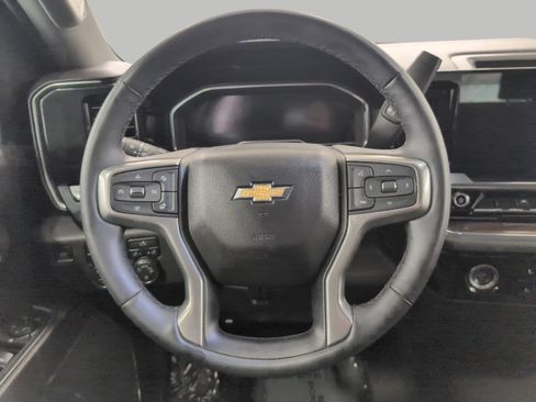 Used 2024 Chevrolet Silverado 1500 LT AWD/4WD image 5