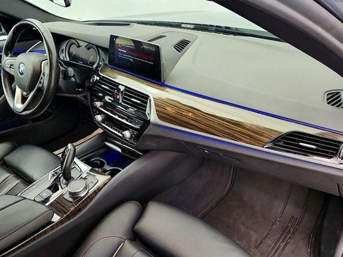 Used 2018 BMW 530i xDrive image 26