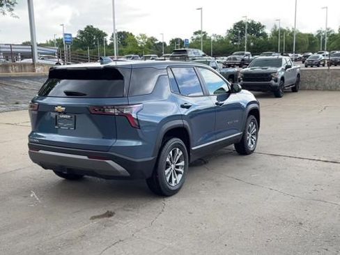Used 2025 Chevrolet Equinox LT FWD image 8