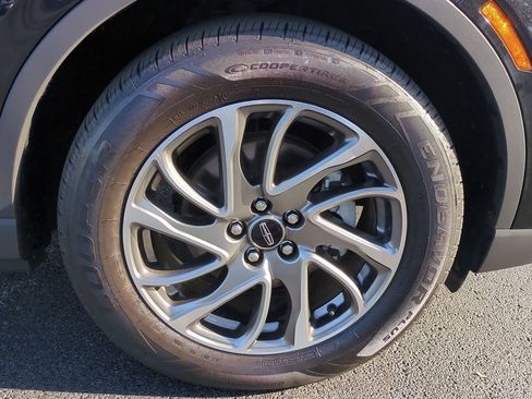 Used 2021 Lincoln Corsair AWD w/ Equipment Group 101A image 11