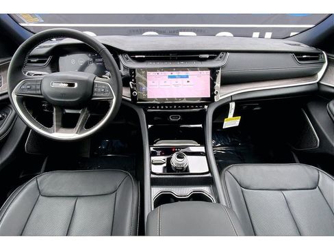 New 2026 Jeep Grand Cherokee Limited AWD/4WD image 7