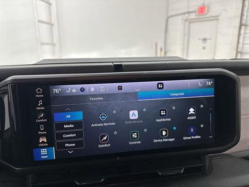 Used 2024 Jeep Wrangler Unlimited image 15