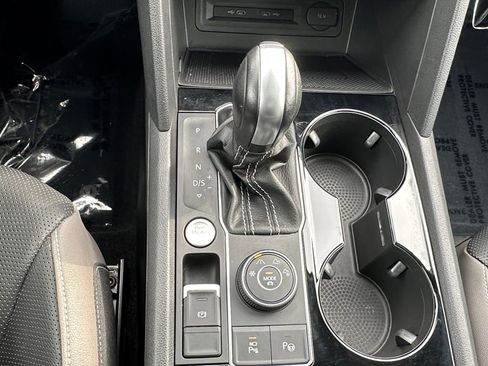 Used 2021 Volkswagen Atlas SEL Premium image 18