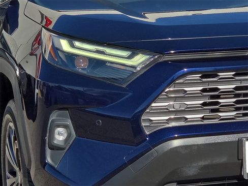 Used 2024 Toyota RAV4 Limited image 10