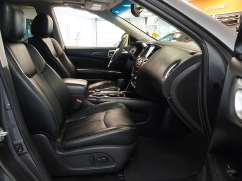 Used 2016 Nissan Pathfinder Platinum AWD/4WD image 39