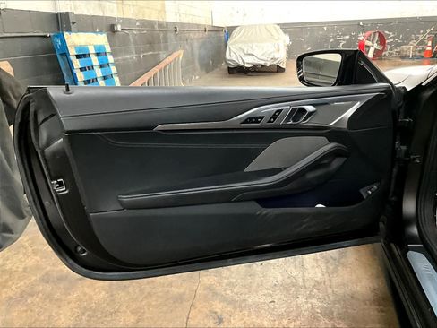 Used 2020 BMW M8 Coupe image 23