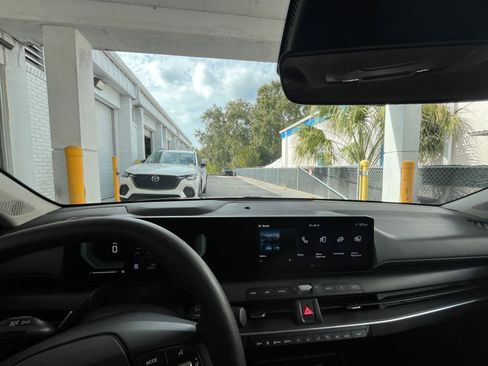 Used 2025 Kia K4 LXS image 33