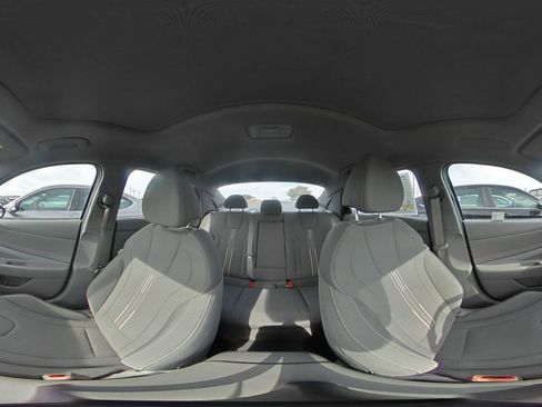 Used 2025 Hyundai Elantra SEL image 42