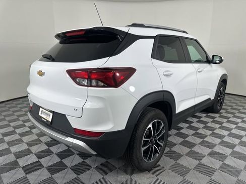 Used 2025 Chevrolet TrailBlazer LT image 3