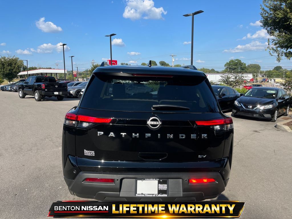 Used 2024 Nissan Pathfinder SV FWD image 9
