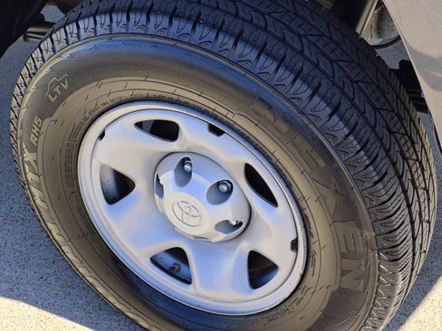 Used 2023 Toyota Tacoma SR image 7