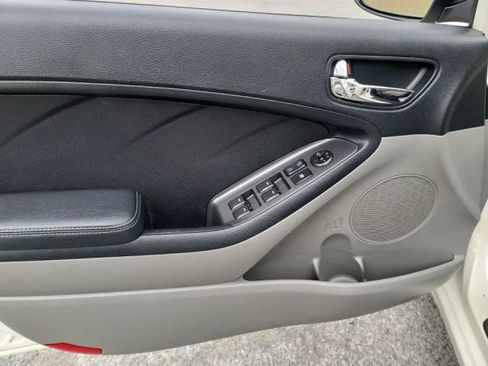 Used 2015 Kia Forte LX FWD image 13
