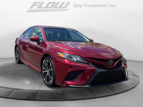 Used 2018 Toyota Camry SE w/ Moonroof Package FWD image 1