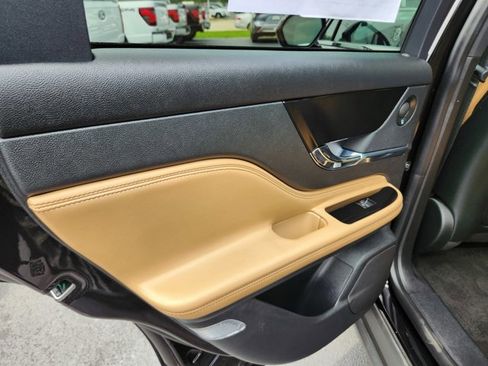 Used 2021 Lincoln Corsair Reserve w/ Equipment Group 201A image 38