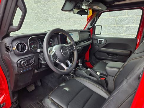 Used 2024 Jeep Wrangler Unlimited Sahara w/ Safety Group AWD/4WD image 14