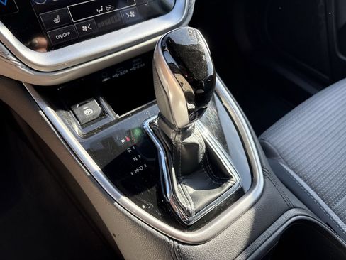 Used 2025 Subaru Outback Premium AWD/4WD image 19