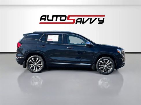 Used 2020 GMC Terrain Denali w/ Denali Premium Package image 8