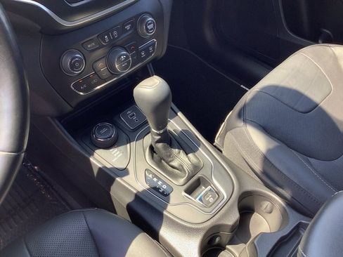 Used 2021 Jeep Cherokee Latitude Lux 80th Anniv w/ Quick Order Package 26U 80TH image 18