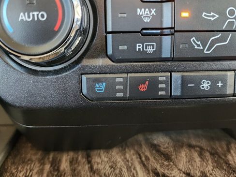 Used 2018 Ford F250 Lariat w/ Lariat Value Package AWD/4WD image 63
