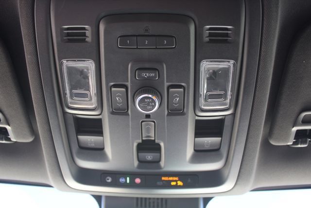 Certified 2023 Chevrolet Tahoe High Country AWD/4WD image 37
