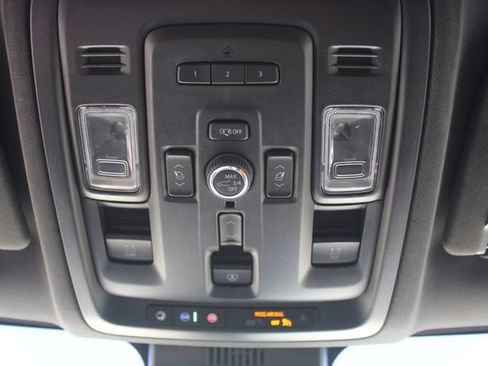 Used 2023 Chevrolet Tahoe High Country AWD/4WD image 37