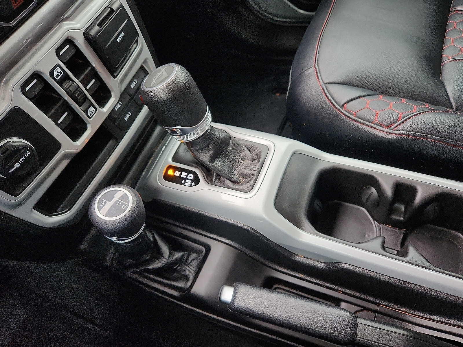 Used 2023 Jeep Gladiator Sport AWD/4WD image 20