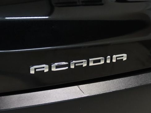 Used 2023 GMC Acadia SLE FWD image 18