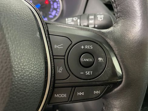 Certified 2021 Toyota RAV4 XLE Premium image 16