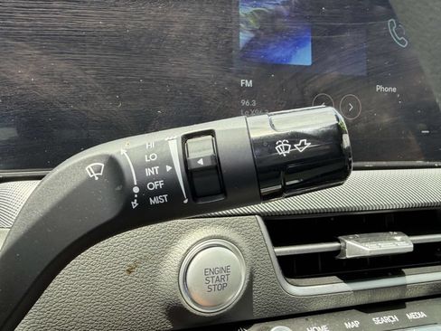 Certified 2025 Hyundai Sonata SEL AWD/4WD image 26